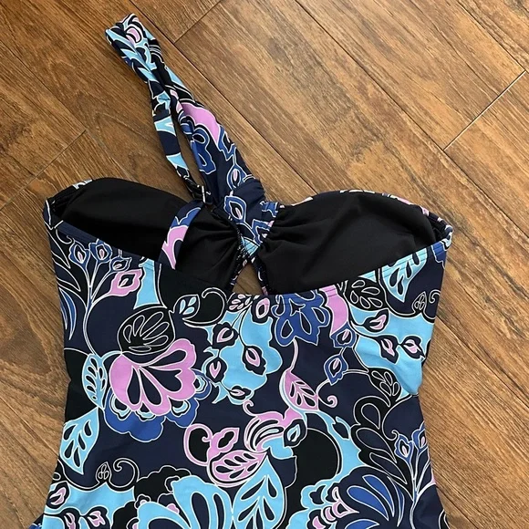 Loft Beach Floral Asymmetrical Bandeau Swimsuit - Picture 6 of 11